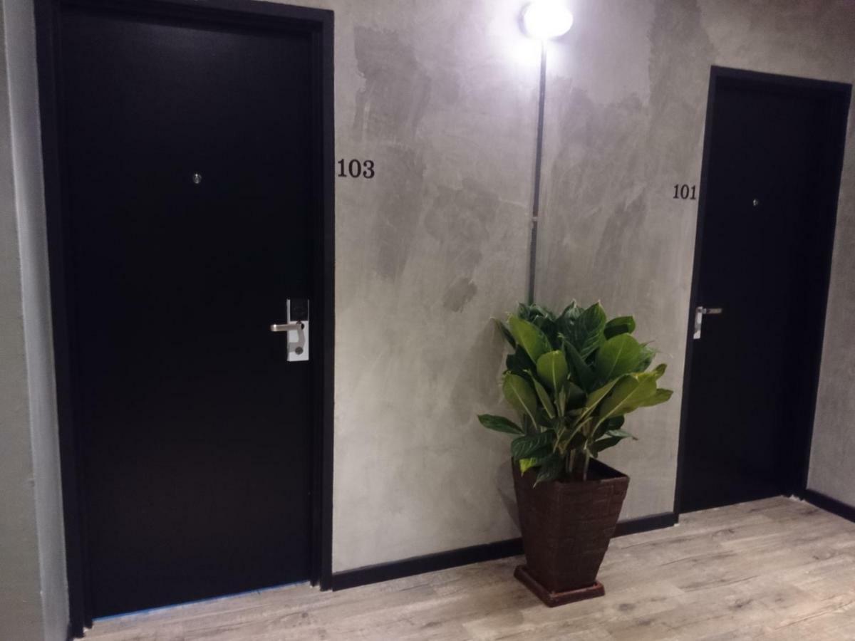 68 Boutique Hotel Sitiawan Exteriör bild