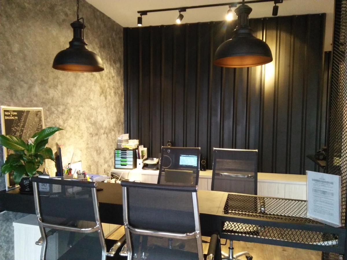 68 Boutique Hotel Sitiawan Exteriör bild